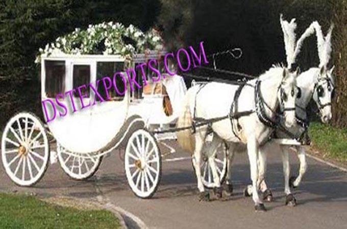 New  Wedding  Covered  Horse  Carriages