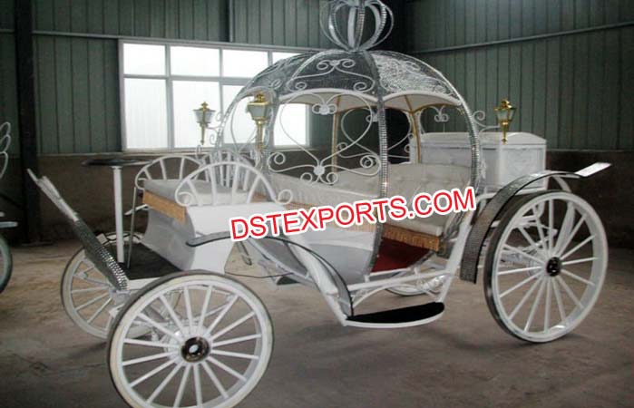 New Look Mini Cinderella Horse Carriage