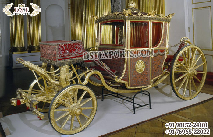 Luxurious Golden Antique Chariot for Princess
