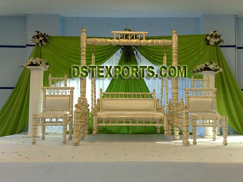 WEDDING PEARL SWING STAGE