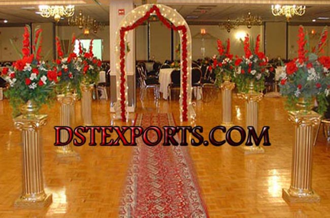 WEDDING AISLE WAY GOLDEN PILLARS