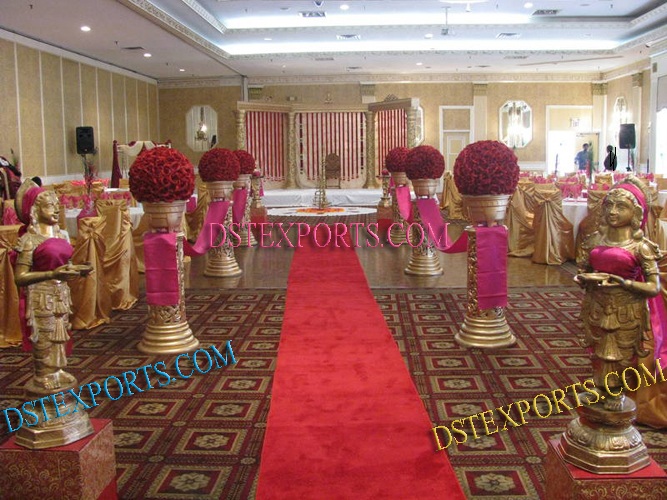 WEDDING AISLEWAY GOLDEN STATUES