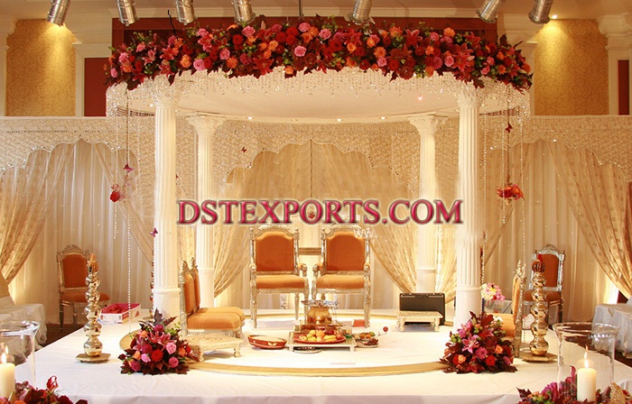 WEDDING ROYAL ROMAN MANDAP