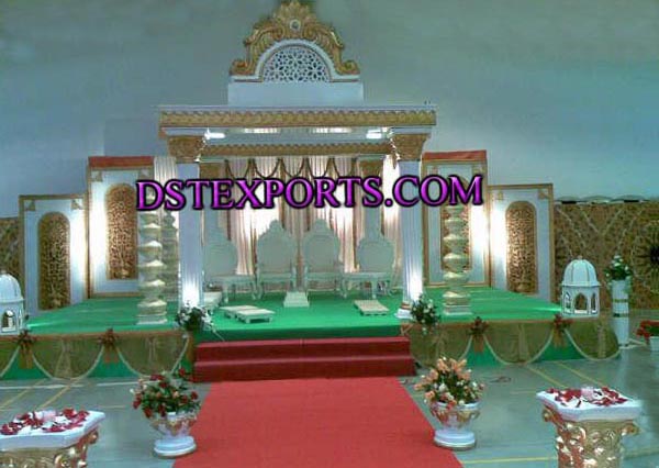 WEDDING WHITE GOLDEN ROMAN MANDAP