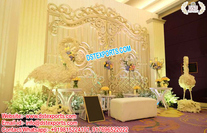 Top Canadian Wedding Event Gate Frame