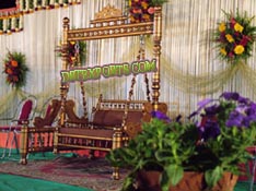 WEDDING GOLDEN SWING WITH MAROON CARVING