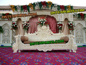 MUSLIM WEDDING ROYAL STAGE SET