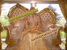 ASIAN WEDDING GOLDEN LOVE SEATER